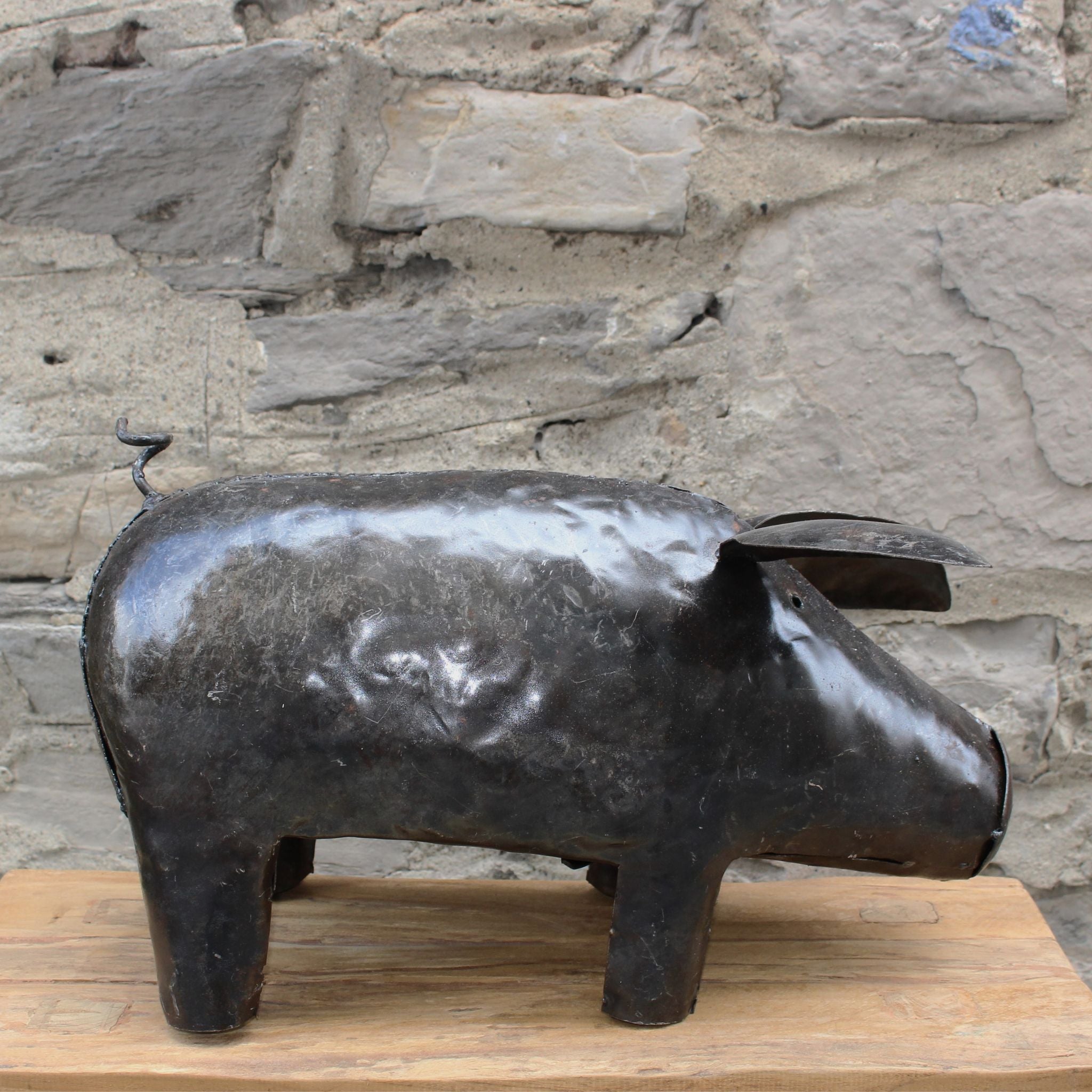 Recycled Metal Pig Brut Side view