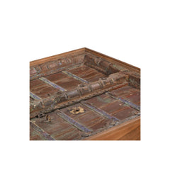 Detail of the top with inricate details