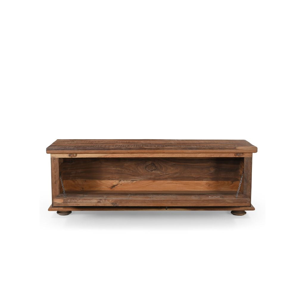 Showing the front opening of the trunk