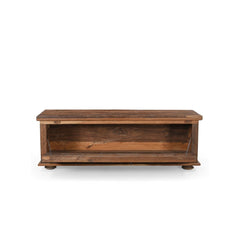 Showing the front opening of the trunk