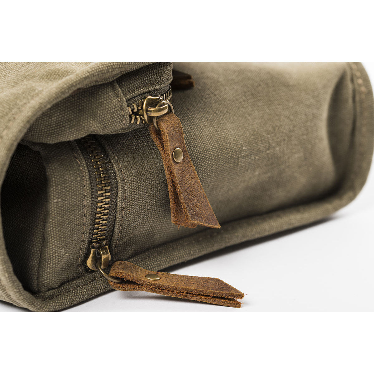 Hanging Wash Bag Trapper Waxed Canvas Green