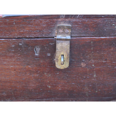 Offset Box close up of latch