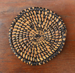 handcrafted set of 12 coaster in basket black coaster