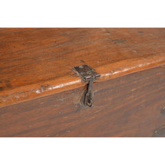 Rhum Trunk close up view of metal lockable latch 