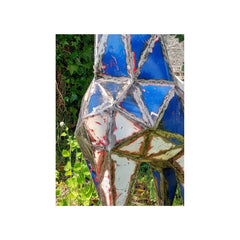 Detail of the metal pieces welded together.