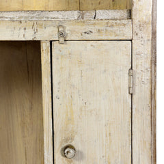 Arctic Kitchen Cabinet close up of door with latch