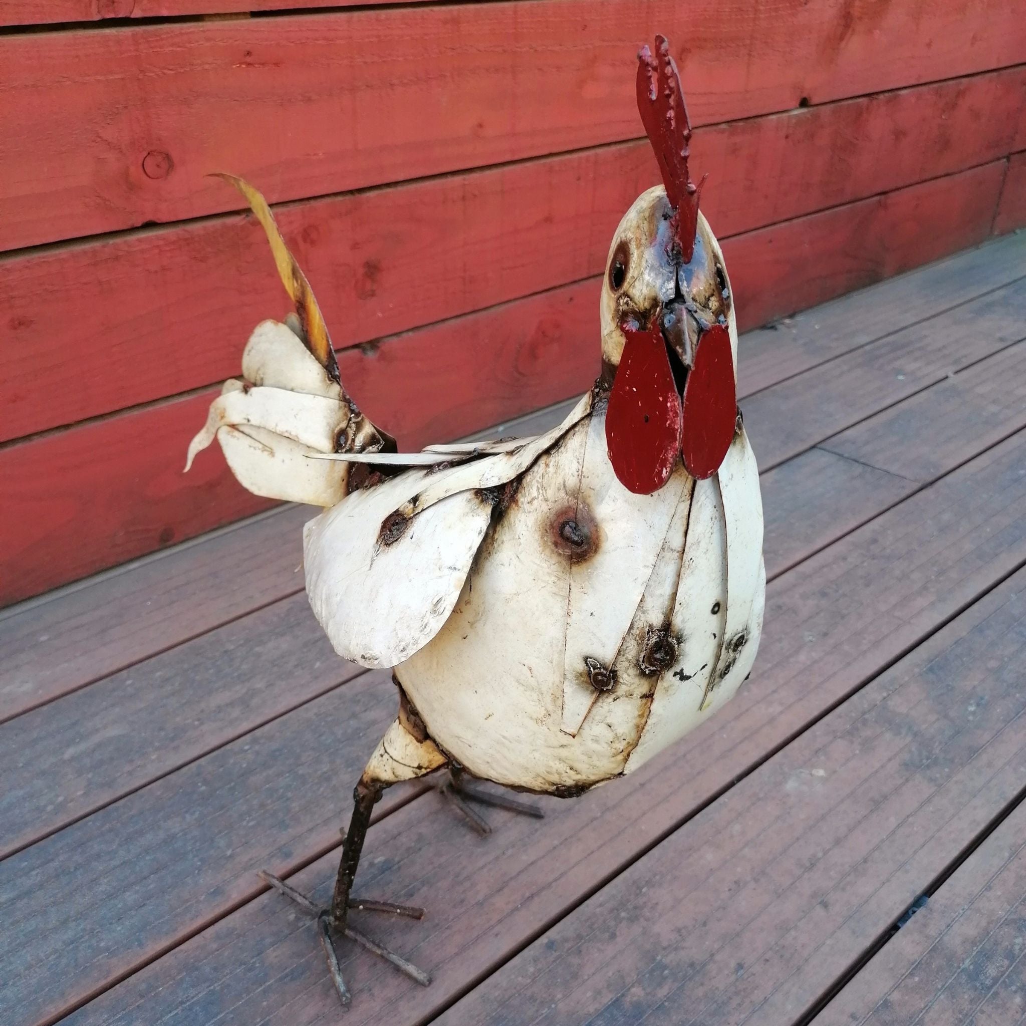 Recycled metal rooster front view 