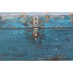 Rambablue Trunk Front view of lockable latch