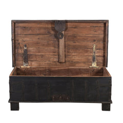 Tropic Trunk with open lid